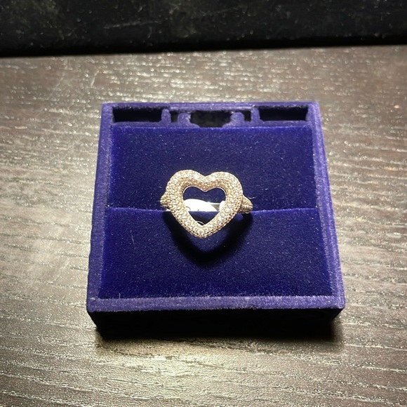 Sterling silver heart ring - Picture 3 of 5